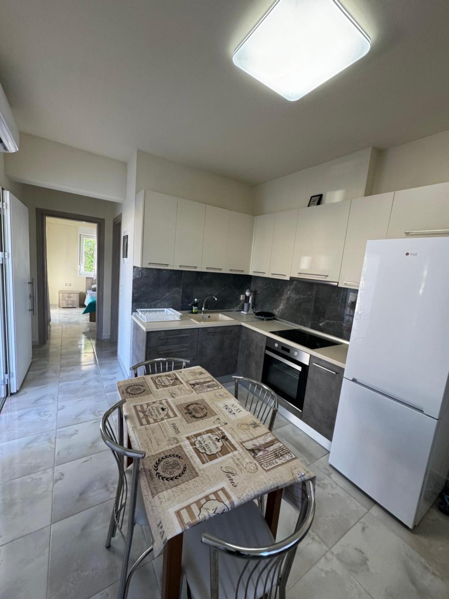 Adoniss Apartmentss Paralia Dionysiou Exteriör bild