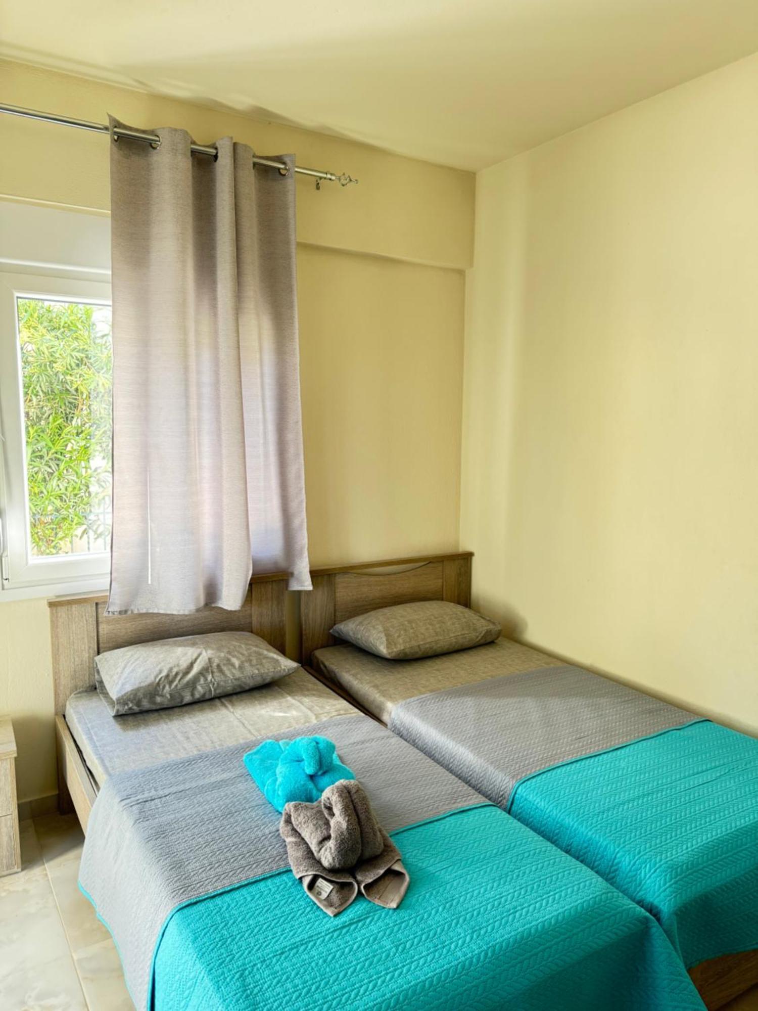 Adoniss Apartmentss Paralia Dionysiou Exteriör bild